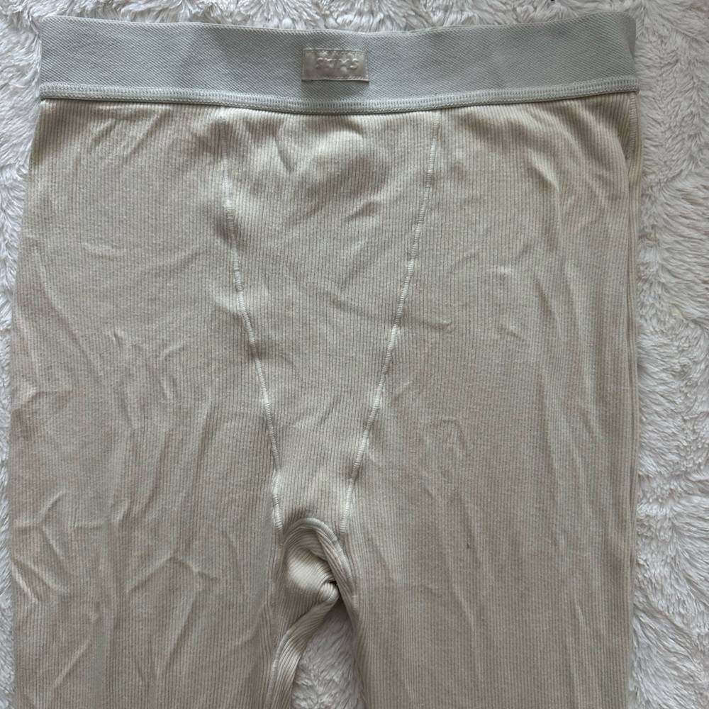 SKIMS leggings